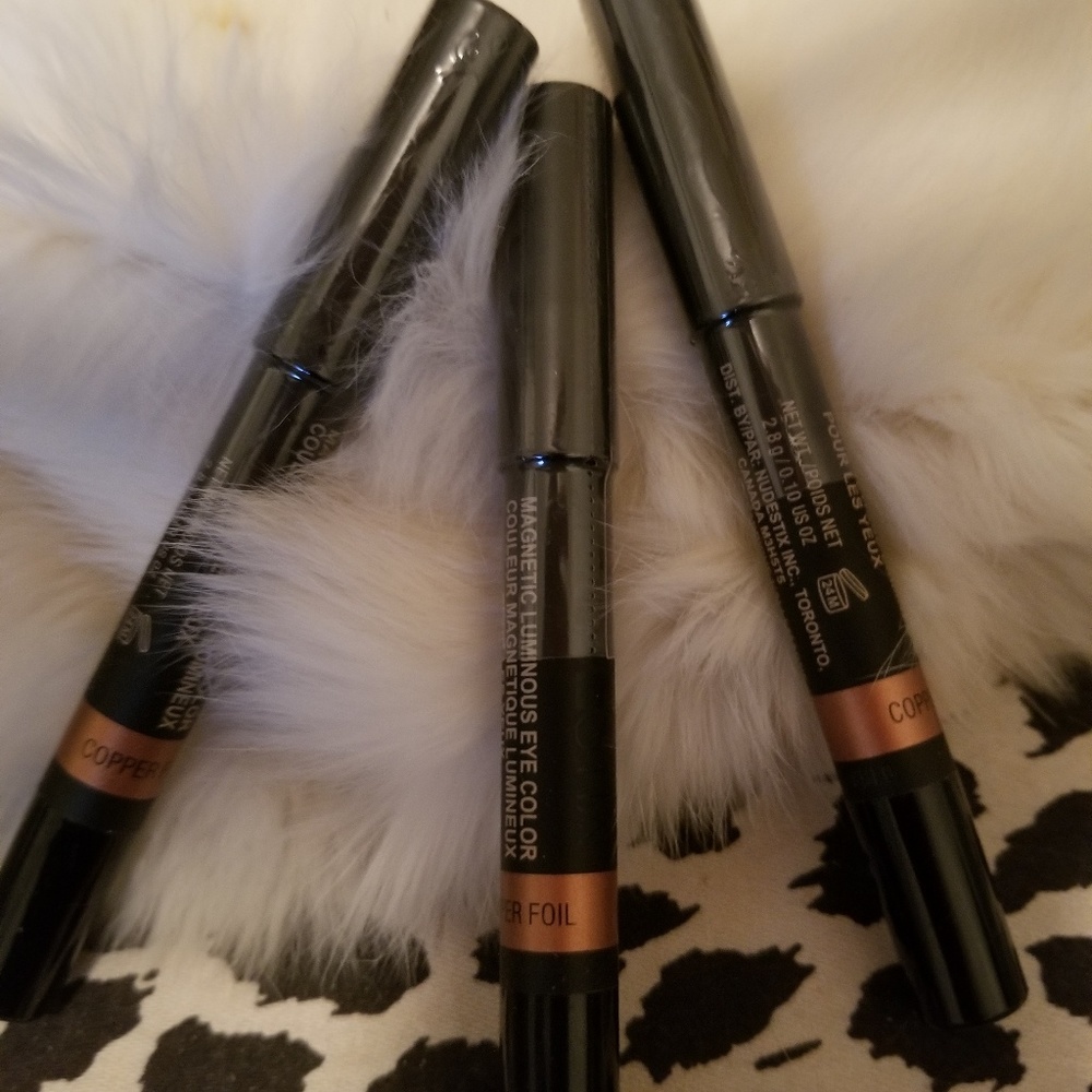 3 Beautiful eye color pencils..amazing color